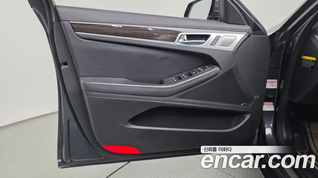 Genesis G80 2018 — photo 14