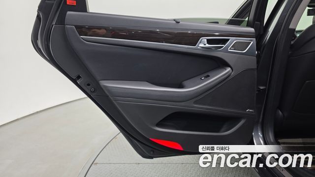 Genesis G80 2018 — photo 15