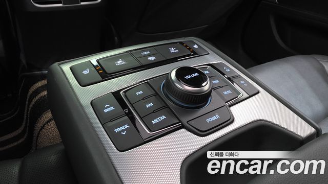 Genesis G80 2018 — photo 29