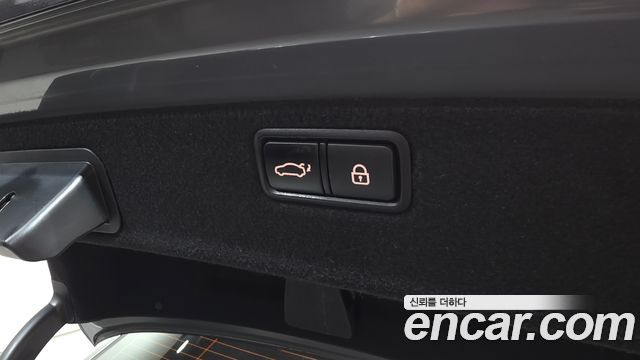 Genesis G80 2018 — photo 31