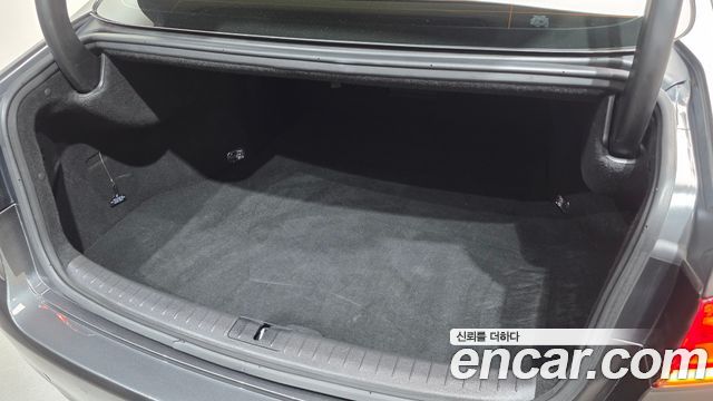 Genesis G80 2018 — photo 32