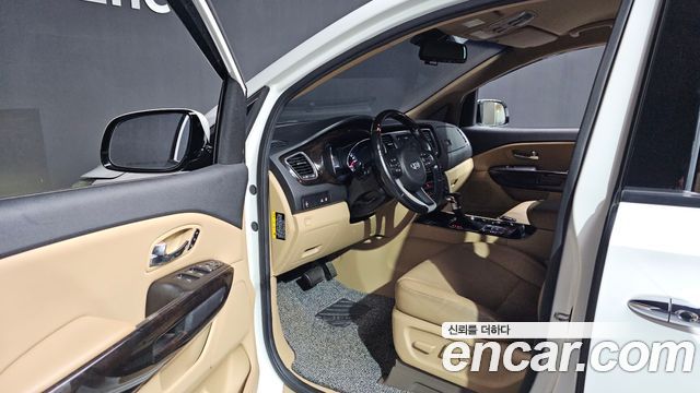 Kia Canival 2019 — photo 13