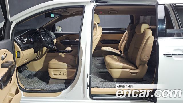 Kia Canival 2019 — photo 25