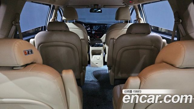Kia Canival 2019 — photo 31