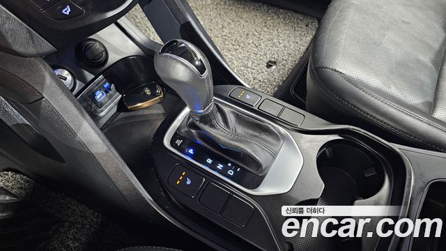 Hyundai Santafe 2016 — photo 9