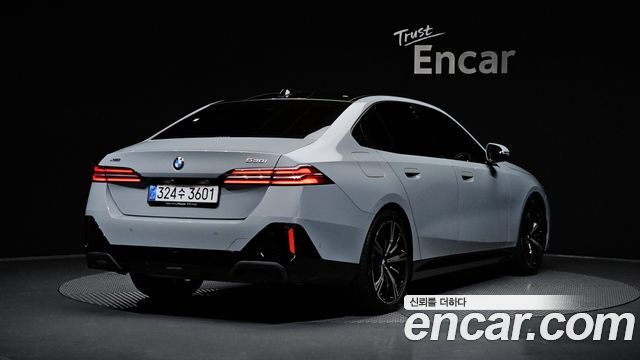 BMW 5-Series 2026 — photo 2