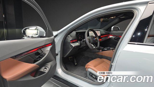 BMW 5-Series 2026 — photo 13