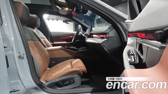 BMW 5-Series 2026 — photo 16
