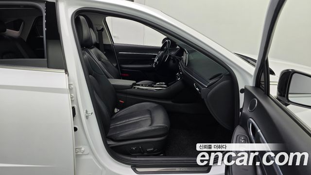 Hyundai Sonata 2020 — photo 17