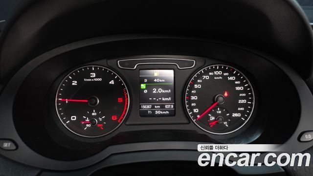 Audi Q3 2015 — photo 8