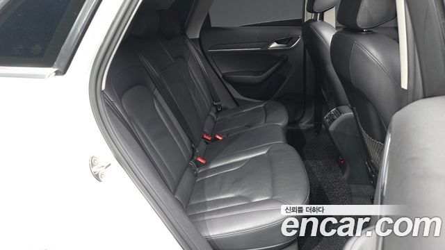 Audi Q3 2015 — photo 12