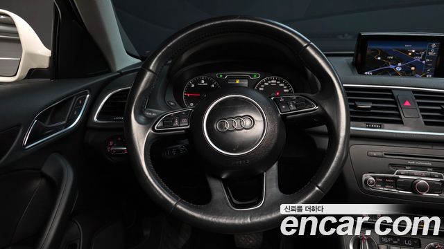 Audi Q3 2015 — photo 13