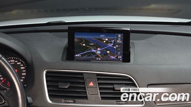 Audi Q3 2015 — photo 14