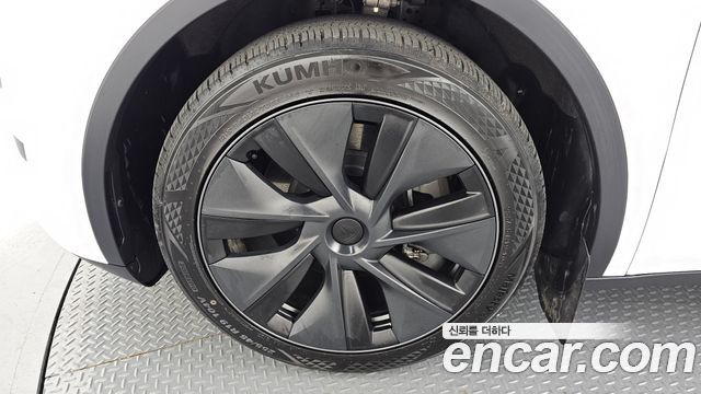 Tesla Model Y 2024 — photo 5