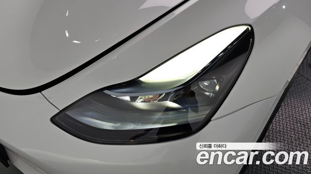 Tesla Model Y 2024 — photo 8