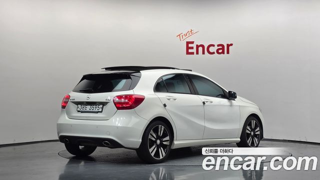 Mercedes-Benz A-Class 2015 — photo 2