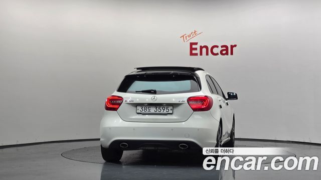 Mercedes-Benz A-Class 2015 — photo 4