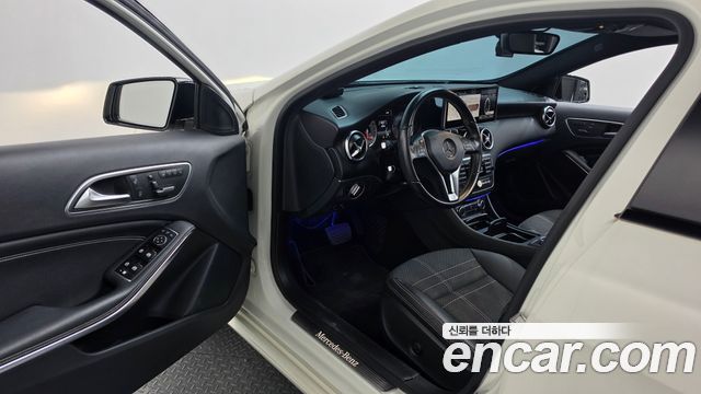 Mercedes-Benz A-Class 2015 — photo 10