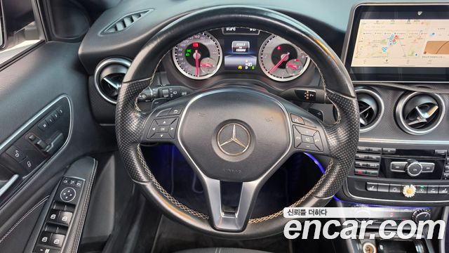 Mercedes-Benz A-Class 2015 — photo 13