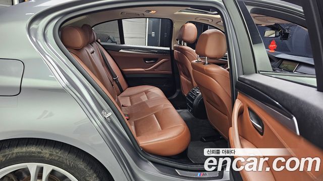BMW 5-Series 2016 — photo 12