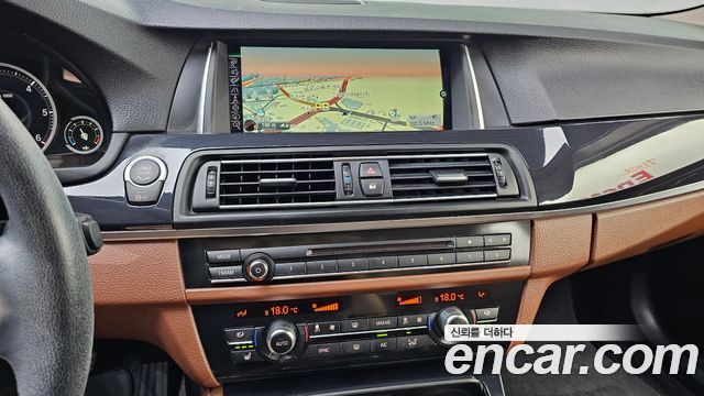 BMW 5-Series 2016 — photo 14