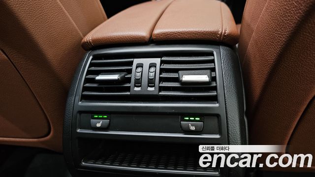 BMW 5-Series 2016 — photo 18