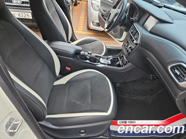 Infiniti Q30 2017 — photo 13