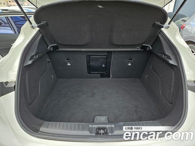 Infiniti Q30 2017 — photo 14