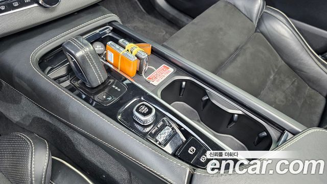 Volvo XC90 2021 — photo 9