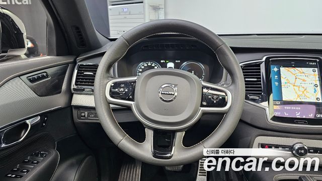 Volvo XC90 2021 — photo 13
