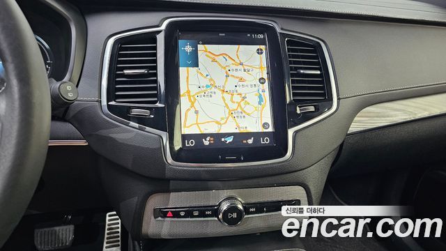 Volvo XC90 2021 — photo 14