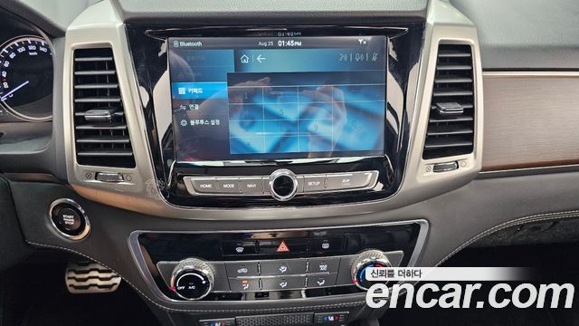 KG Mobility Rexton 2018 — photo 20