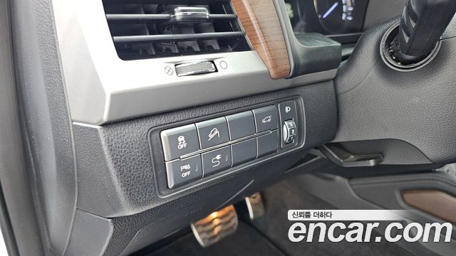 KG Mobility Rexton 2018 — photo 22