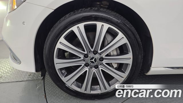 Mercedes-Benz E-Class 2021 — photo 5