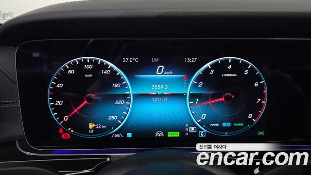 Mercedes-Benz E-Class 2021 — photo 11