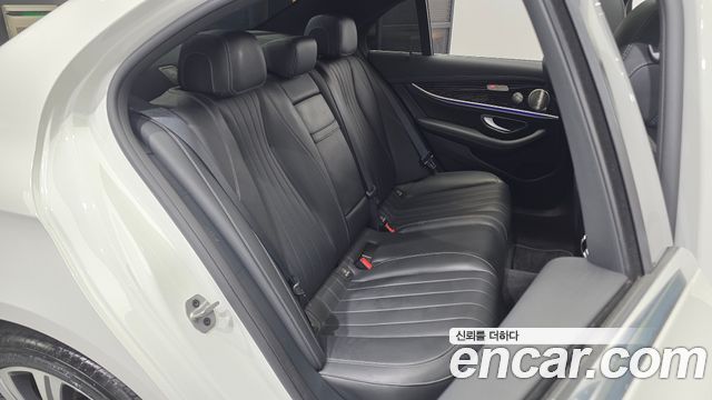 Mercedes-Benz E-Class 2021 — photo 18