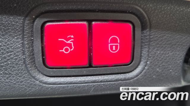 Mercedes-Benz E-Class 2021 — photo 24