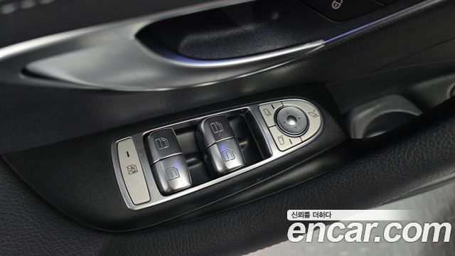 Mercedes-Benz E-Class 2021 — photo 26
