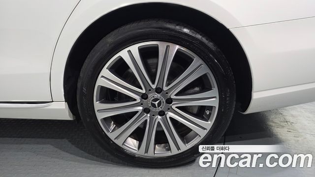 Mercedes-Benz E-Class 2021 — photo 7
