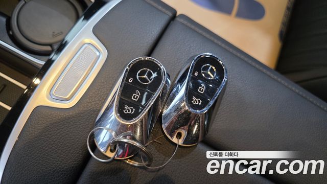 Mercedes-Benz S-Class 2021 — photo 17