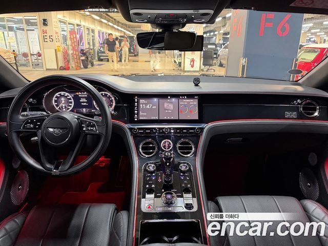 Bentley Continental 2019 — photo 11