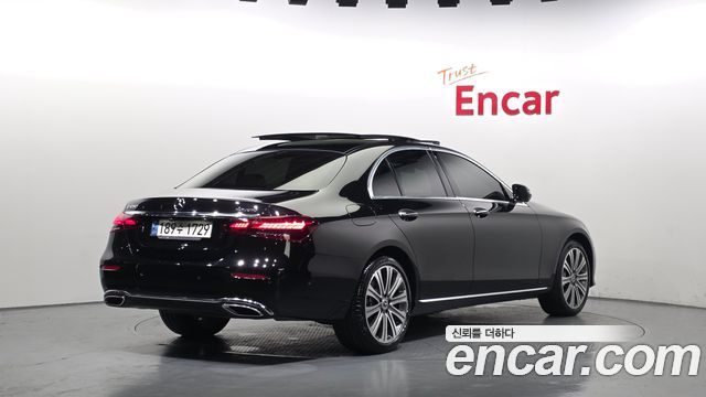 Mercedes-Benz E-Class 2021 — photo 2