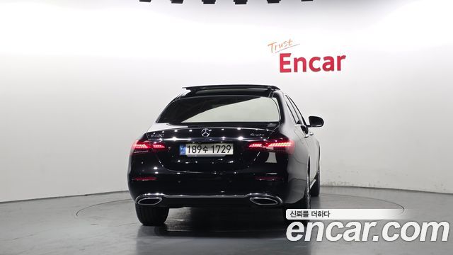 Mercedes-Benz E-Class 2021 — photo 4