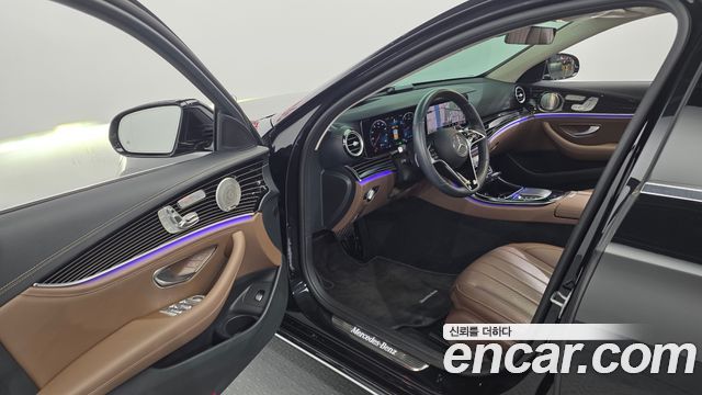 Mercedes-Benz E-Class 2021 — photo 13