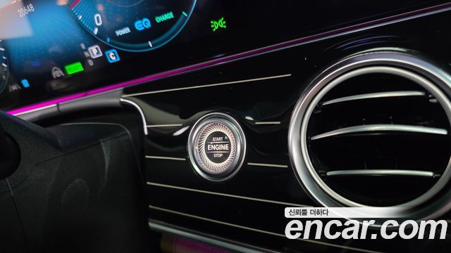 Mercedes-Benz E-Class 2021 — photo 26