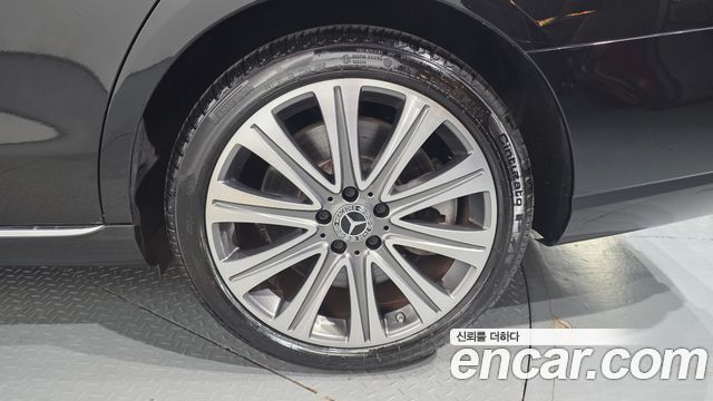 Mercedes-Benz E-Class 2021 — photo 7