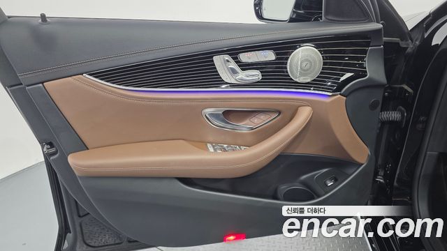 Mercedes-Benz E-Class 2021 — photo 14