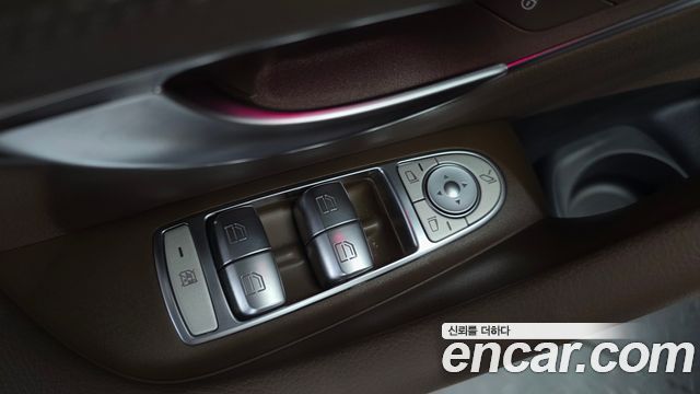 Mercedes-Benz E-Class 2021 — photo 27