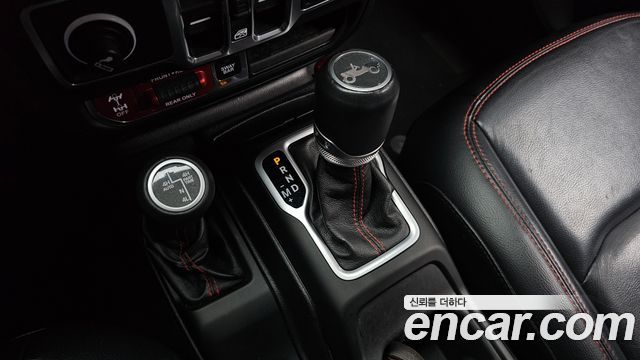Jeep Wrangler 2018 — photo 9