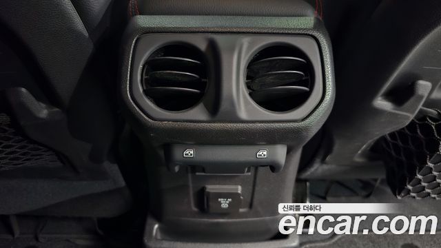 Jeep Wrangler 2018 — photo 18